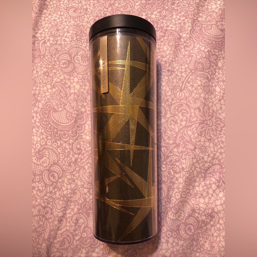 16oz Starbucks tumbler with lid